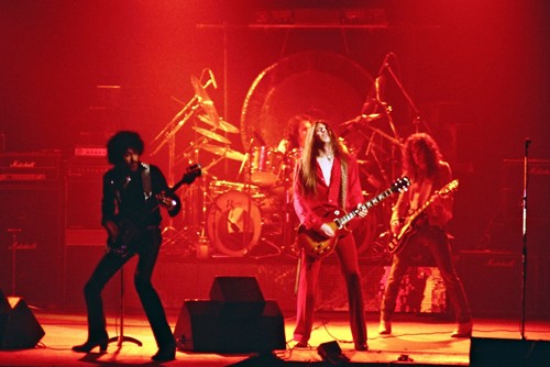 thin lizzy 1977 tour dates